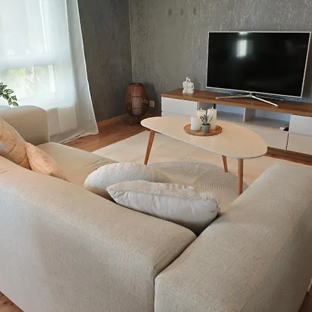 Large Oasis With Terrace, 15 Minutes From Bern *